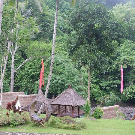 Aum Resort Pulukan Luaran gambar