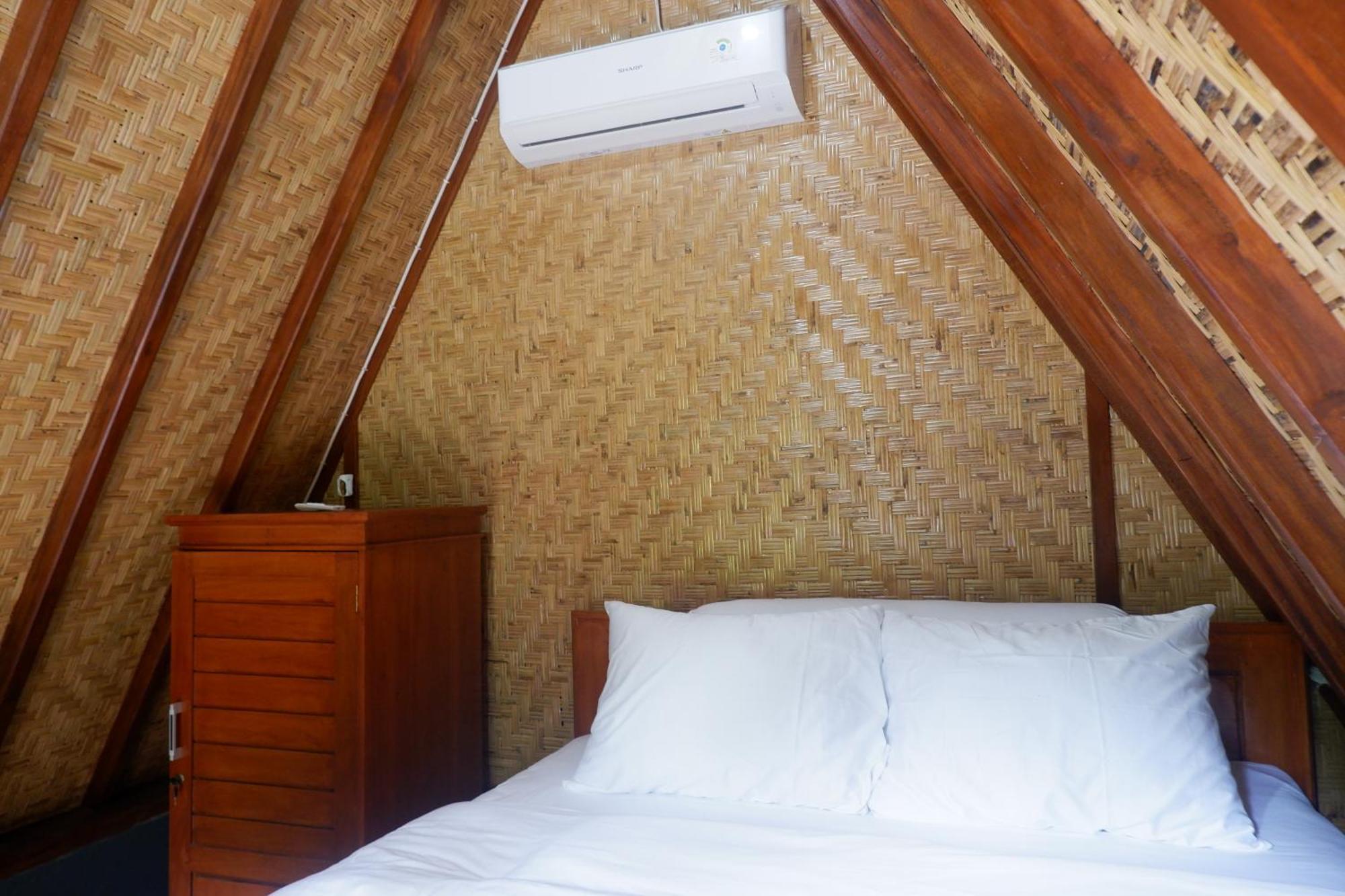 Aum Resort Pulukan Luaran gambar