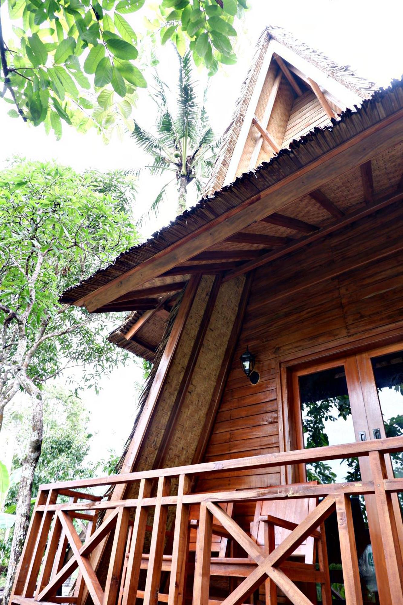 Aum Resort Pulukan Luaran gambar